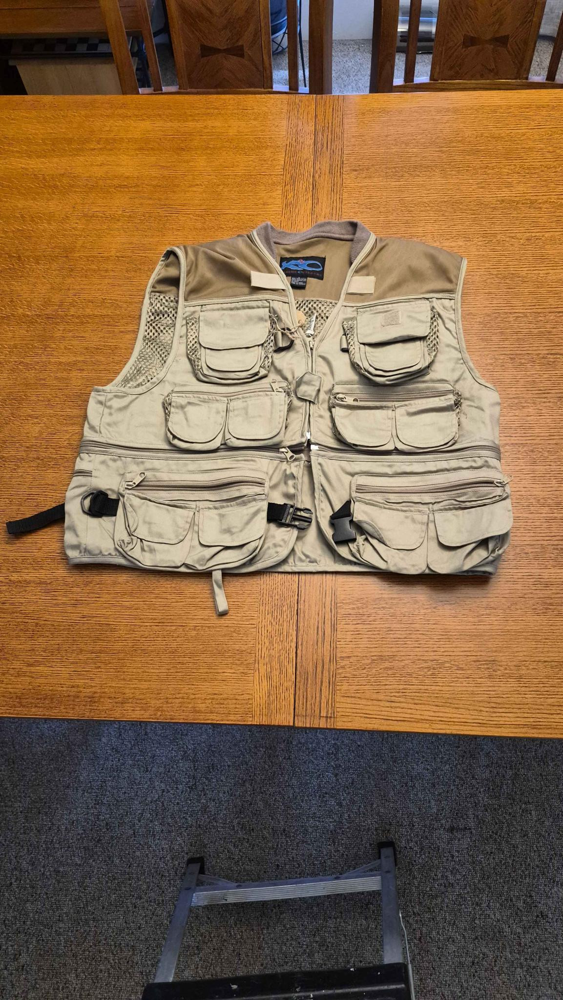 Fly fishing vest